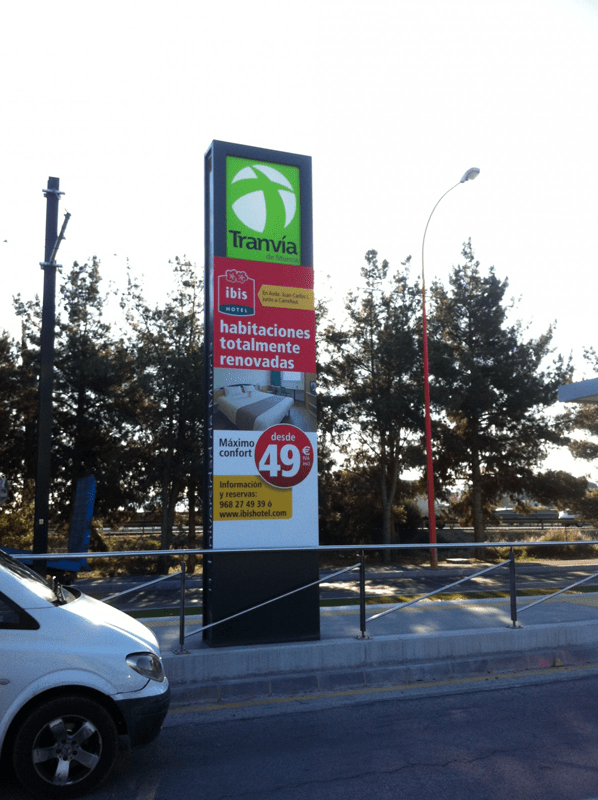 Cartel publicitario Ibis - Tranvía de Murcia